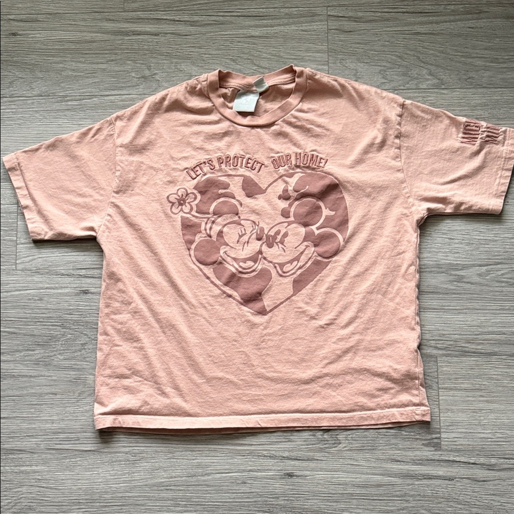 Disney Blush Mickey & Minnie Heart Tee Size Medium